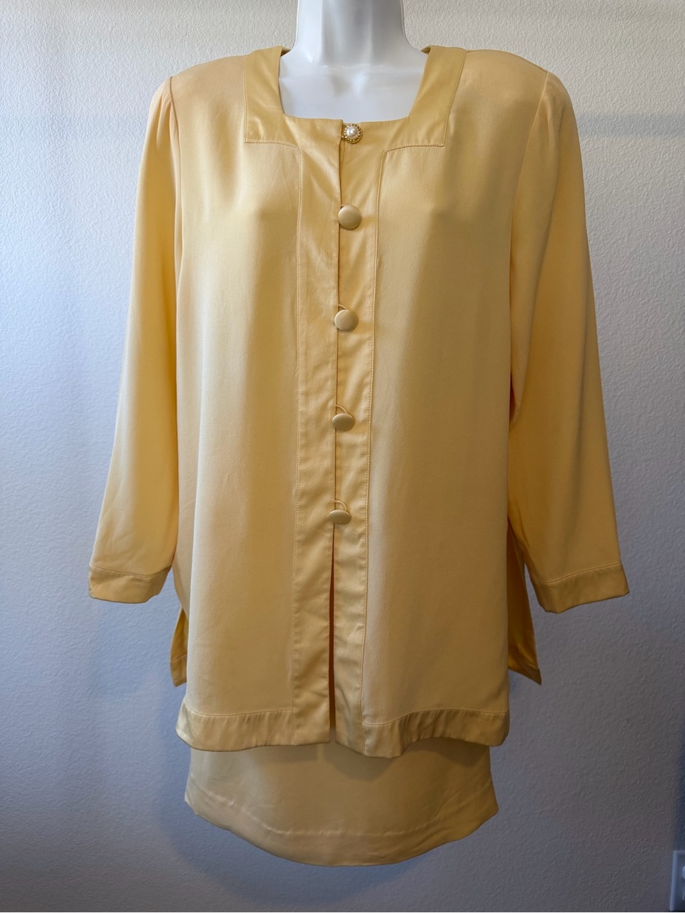 Vintage 100% Silk Yellow Set Size 10